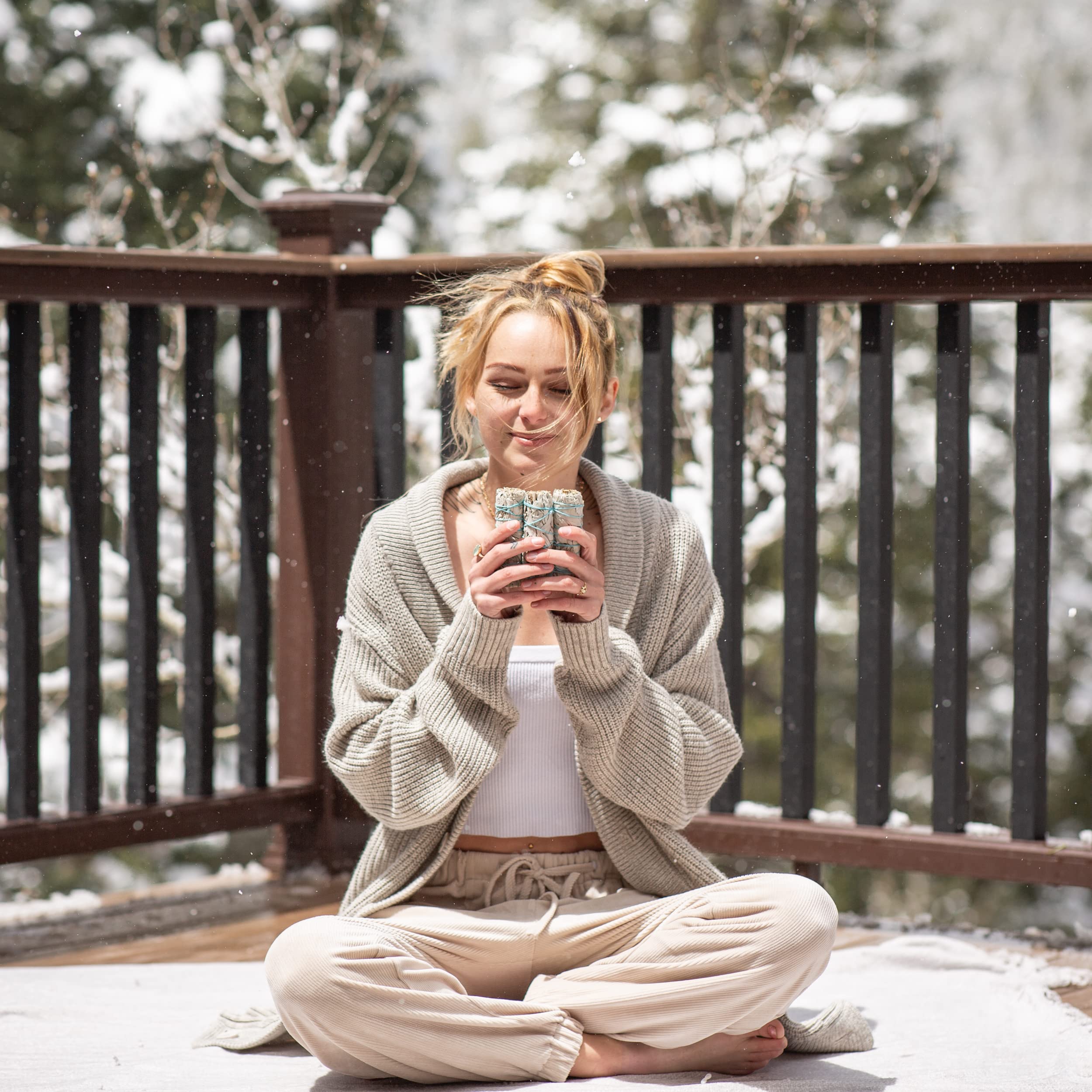 Amazon.co.jp: White Sage スマッジスティック 4インチ | 天然ホワイト